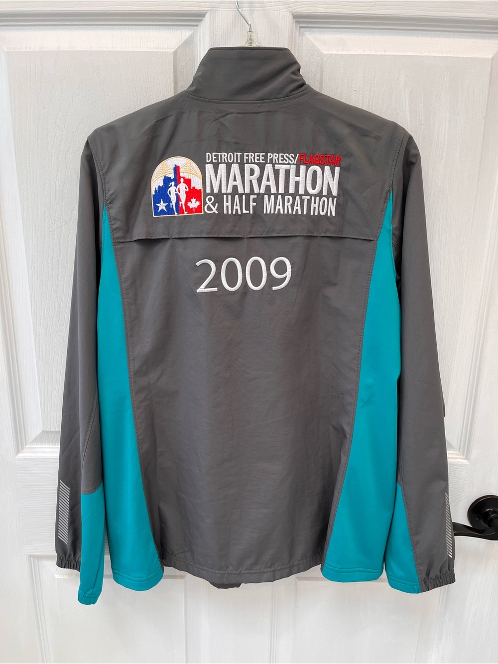 New Balance 2009 Detroit Marathon Running Jacket Womens L Grey Teal Athletic Run